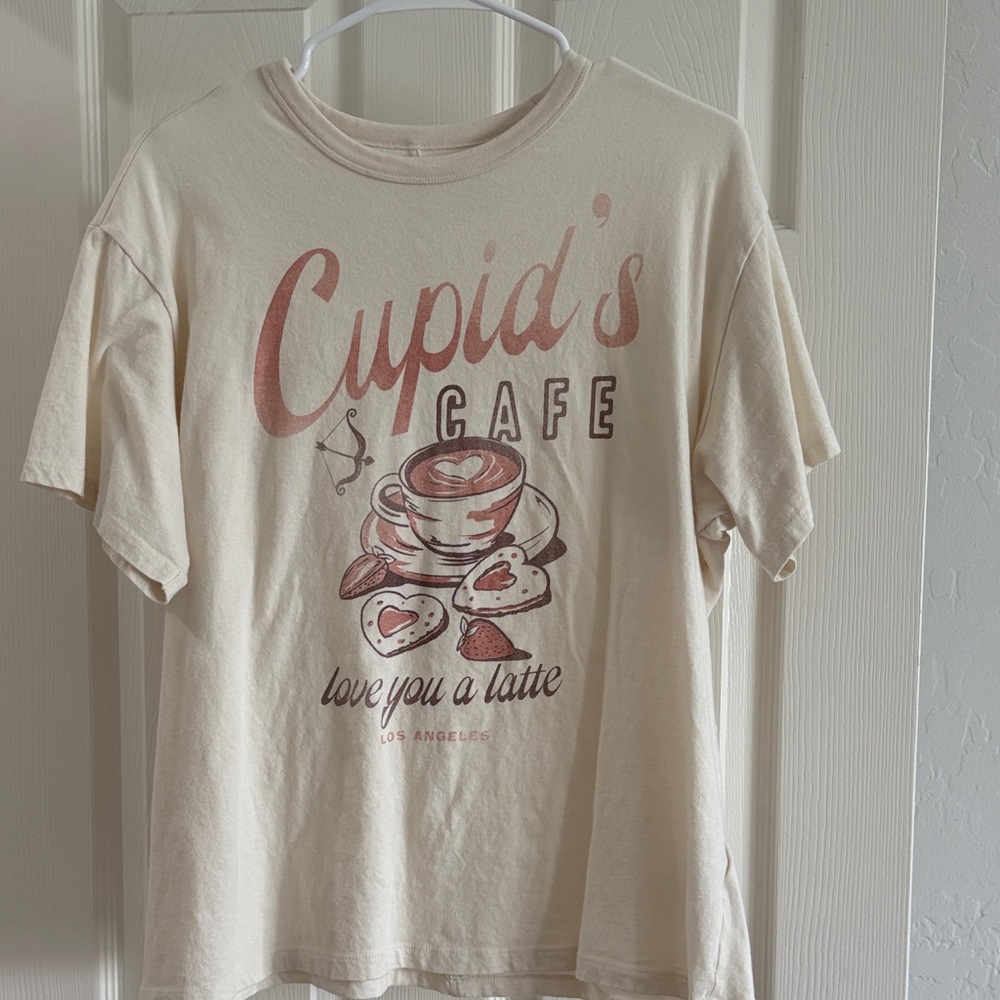 American Eagle Cupid tee | size L